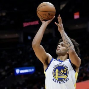 天天盈球及时比分直播-主力轮休二阵出战手撕骑士 勇士喜庆迎来虎年收官