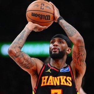 天天盈球-生涯最佳赛季迎全面进化 亚历山大-沃克助雏鹰起飞